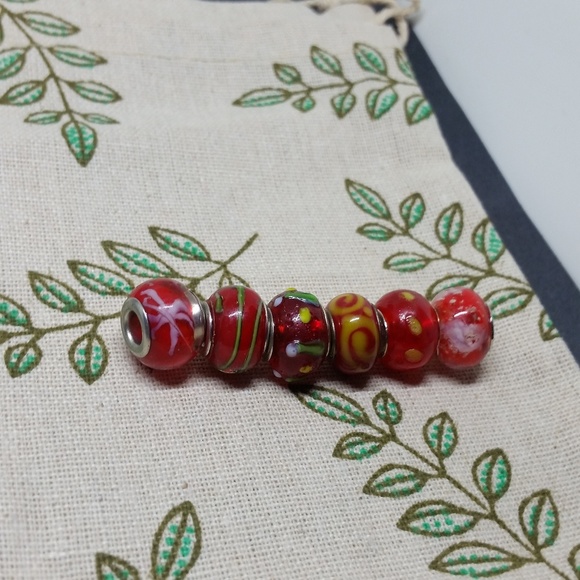 Hobby Lobby Jewelry - NWOT Glass Red Hue 6 Bead Bundle!
